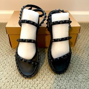 Steve Madden Travel J-Black Sandal